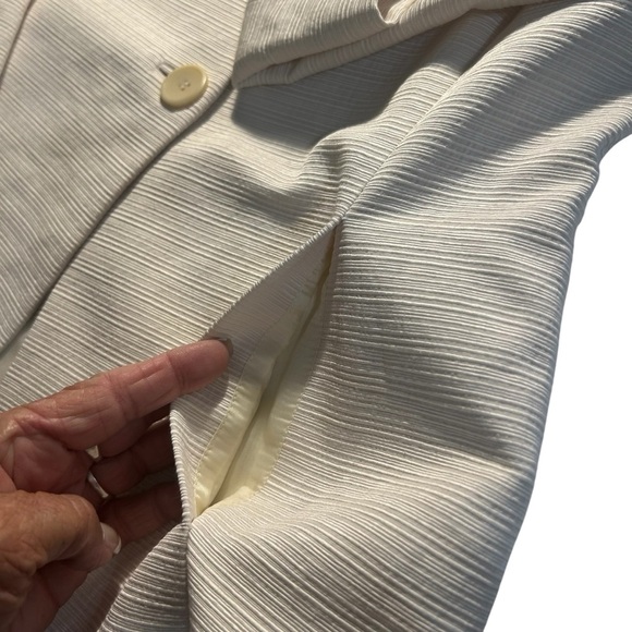Eileen Fisher Ivory Colored  One Button Textured Jacket Blazer Sz XS - Picture 6 of 12